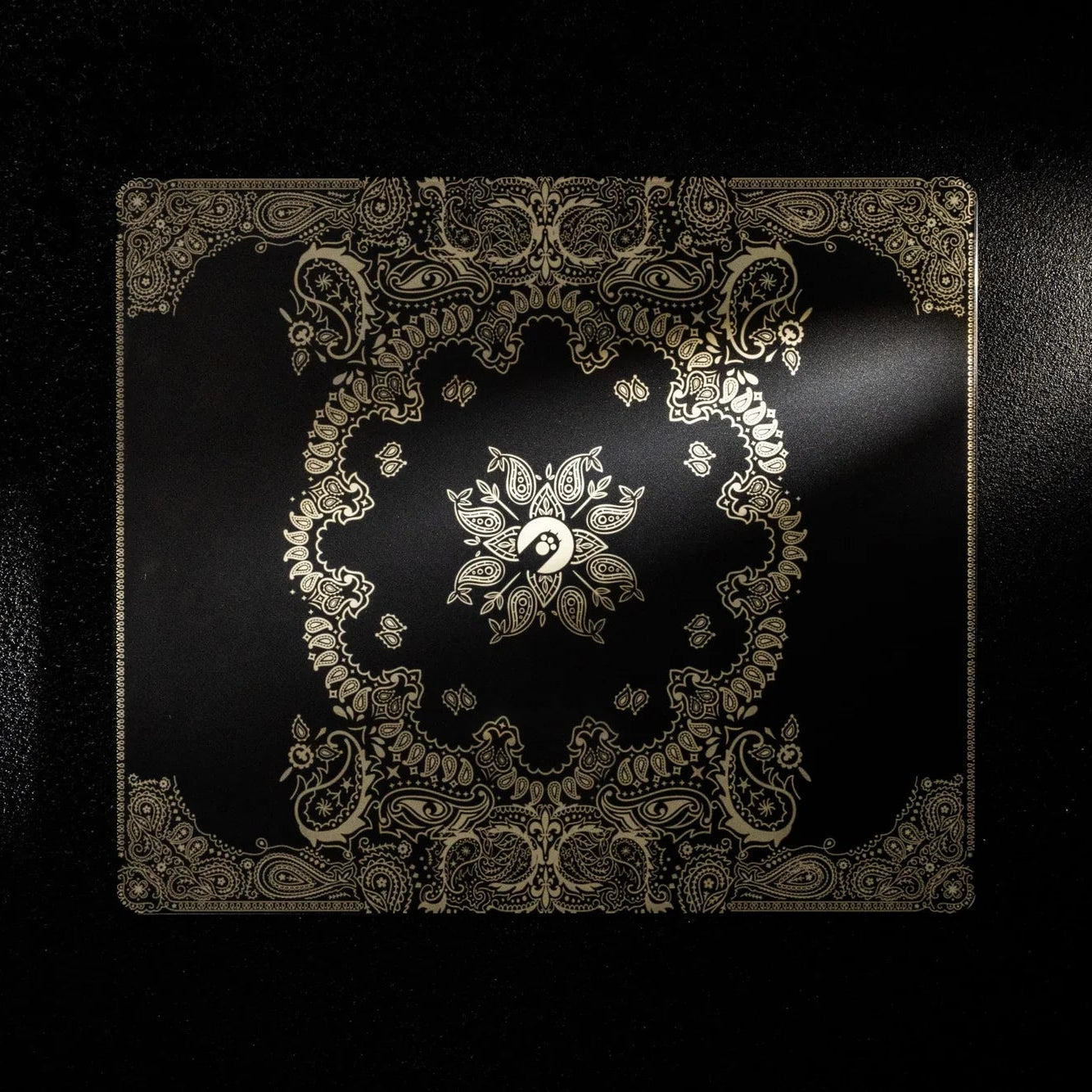 AM SilkGlass Gaming Mouse Pad